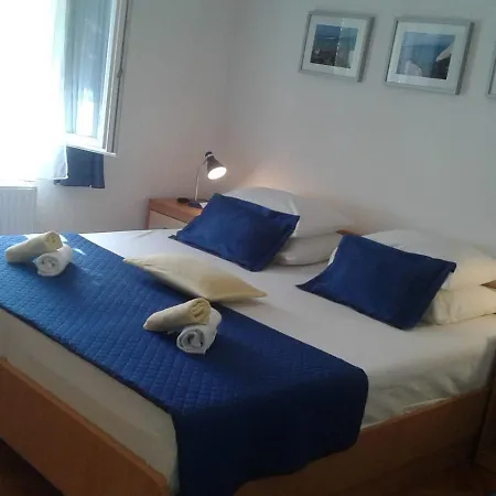 Apartment Marija - 70m From Sea Supetar