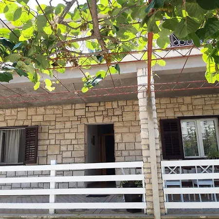 Apartment Marija - 70m From Sea